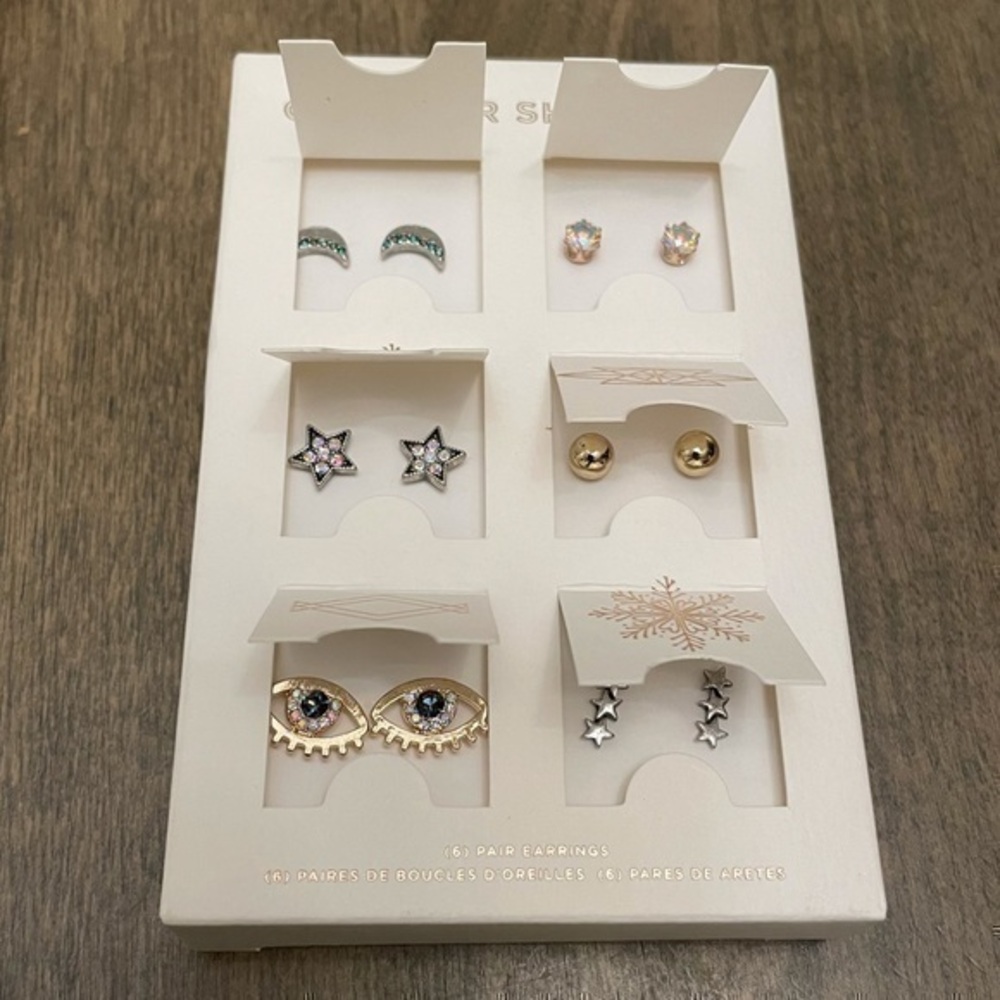 NWT American Eagle 6 Pairs of Earrings